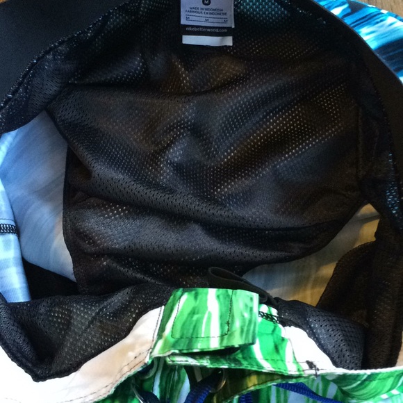 Nike Contrasting Board Shorts - Picture 7 of 8